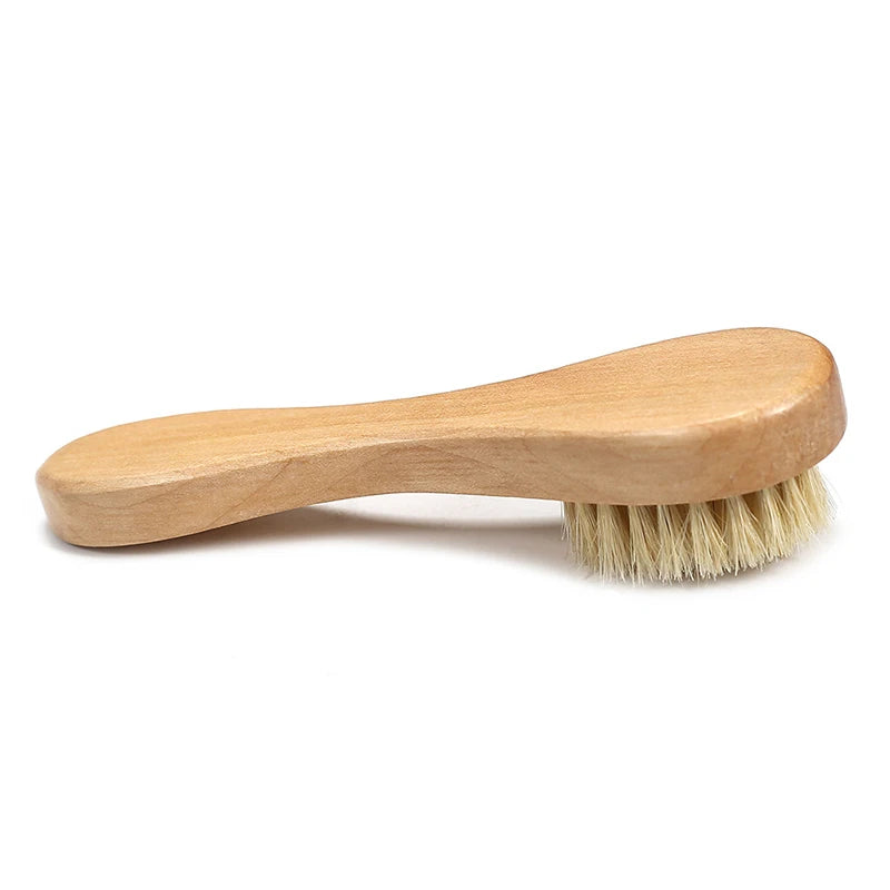 Natural Bristle Facial Exfoliating Brush – Wooden Handle